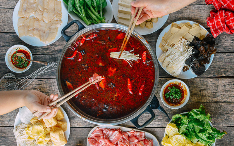 Mẹ bầu ốm nghén nên hạn chế ăn đồ cay, nóng