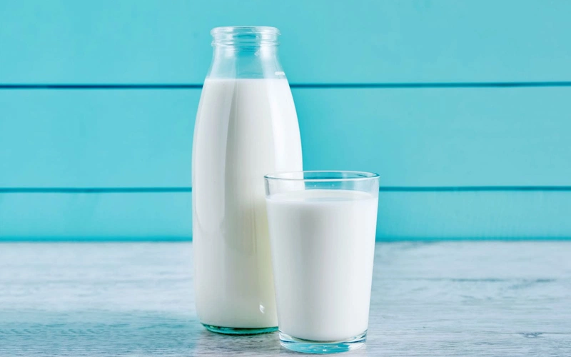 Mẹ bầu có thể dùng sữa tươi để thay thế cho sữa bầu, tuy nhiên hàm lượng dinh dưỡng thiết yếu không nhiều như sữa bầu