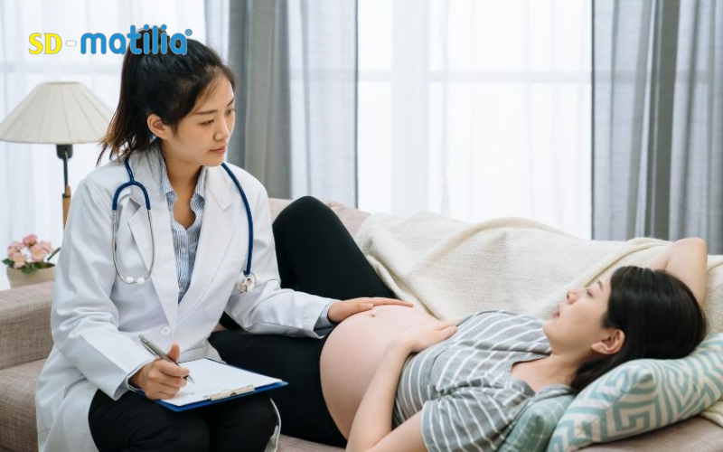 Sự gia tăng các hormone khi mang thai khiến hệ tiêu hóa và não bị tác động gây ra các triệu chứng ốm nghén